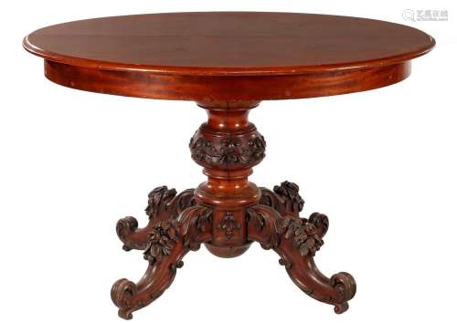 Oval mahogany veneer table