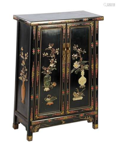 2-door lacquered cabinet