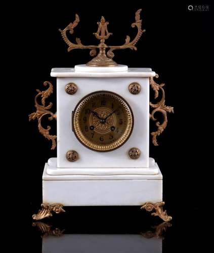 Marble mantel clock