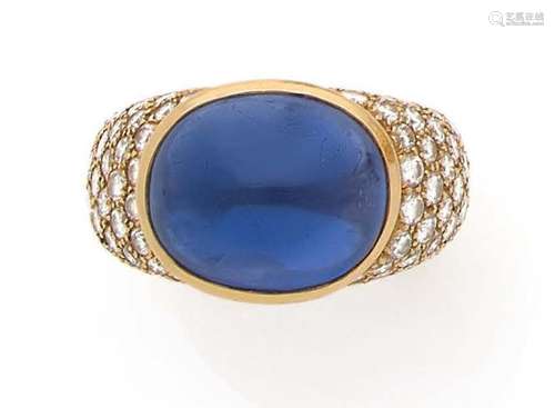 BAGUE « SAPHIR »Saphir cabochon, pavage de diamants taille b...