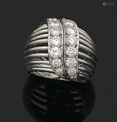 BAGUE « BOULE »Diamants taille brillantPlatine (850)Vers 195...