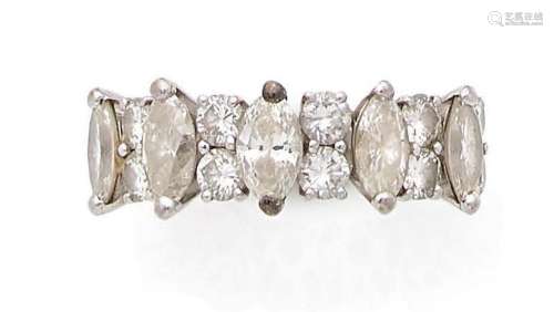 BAGUE « DIAMANTS »Diamants navettes et brillantsOr 18k (750)...