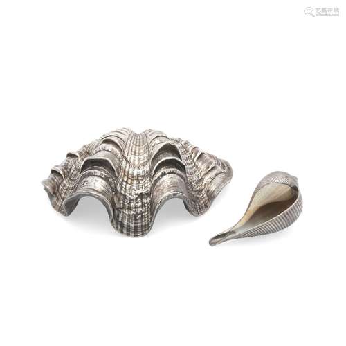 Two silver-plated shells, old manufacture