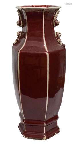 七十年代 紅釉六方獅耳瓶