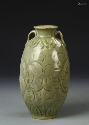 Chinese Yue Yao Vase