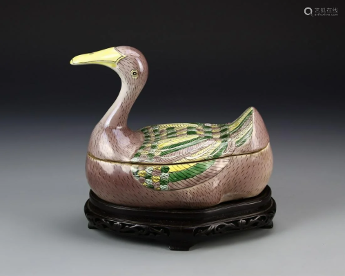 Chinese Antique Sancai Duck Box