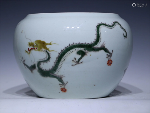 A Chinese Glazed Wucai Porcelain Jar