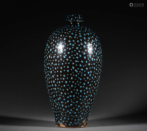 Green-Dotted Black Glaze Meiping