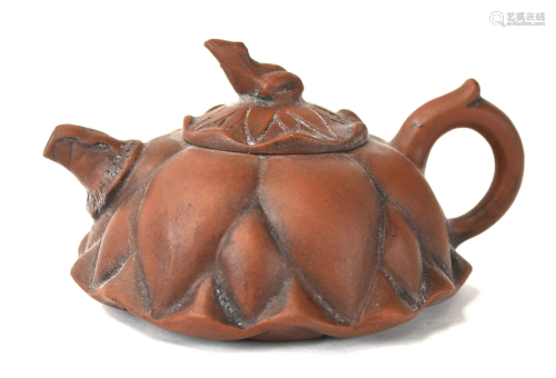 Chinese Lotus Form Yixing Zisha Teapot