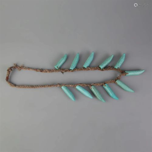 A FINE MONGOLIAN TURQUOISE STONE NECKLACE