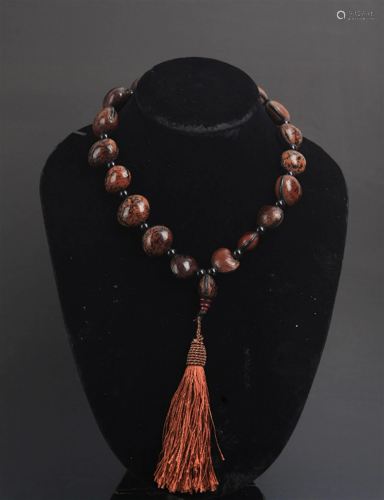 A FINE BODHI TREE SEED NECKLACE
