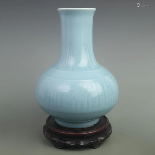 A FINE LIGHT BLUE COLOR CARVING PORCELAIN BOTTLE