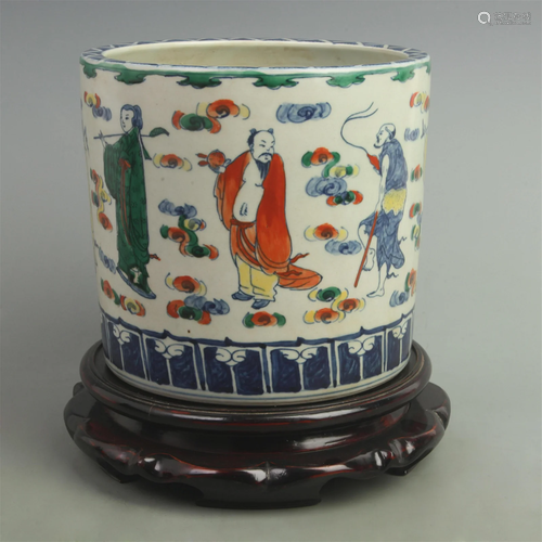 A FINE DOUCAI COLOR CHARACTER PATTERN PORCELAIN BRUSH POT