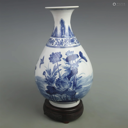 BLUE AND WHITE LOTUS FLOWER PATTERN YU HU CHUN BOTTLE