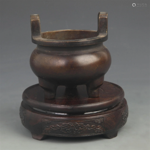 A FINE TWO EAR DING STYLE TRIPOD FOOT CENSER