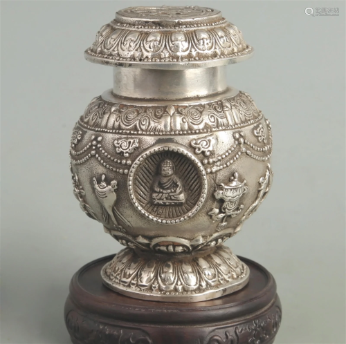 A FINE BUDDHA CARVING WHITE BRONZE JAR