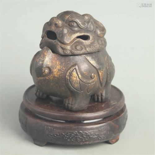 A FINE GOLD GILT LION FIGURE BRONZE CENSER