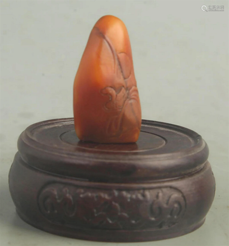 A FINELY CARVED TIAN HUANG STONE SEAL