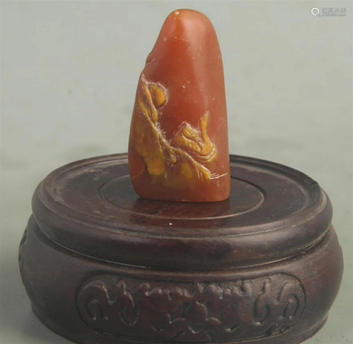 A FINELY CARVED TIAN HUANG STONE SEAL