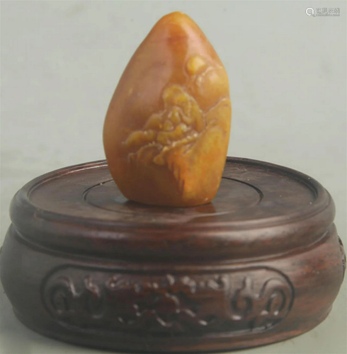 A FINELY CARVED TIAN HUANG STONE SEAL