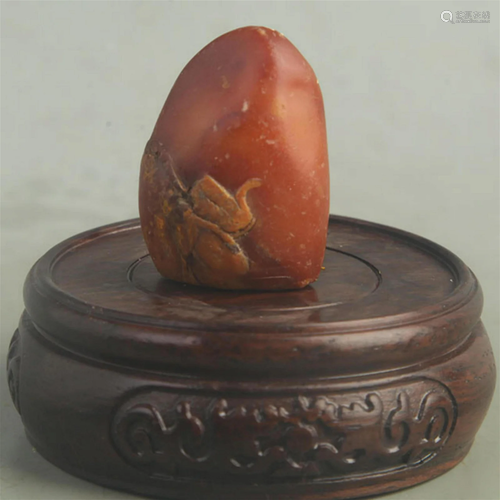 A FINELY CARVED TIAN HUANG STONE SEAL