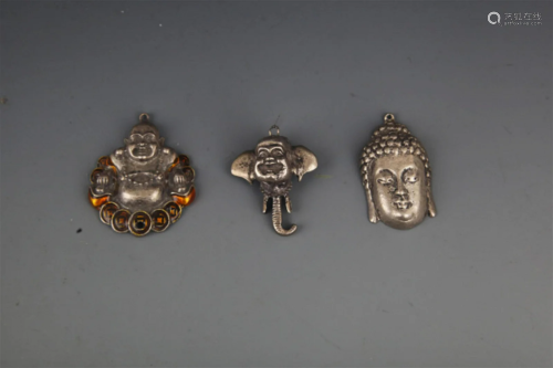 GROUP OF THREE SMALL BUDDHA PENDANT