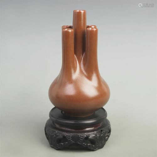 A FINE DARK SOUCE COLOR GLAZEDD PORCELAIN BOTTLE