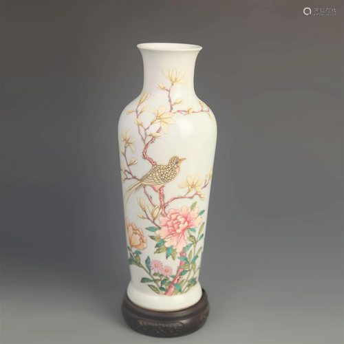 A FINE ENAMEL COLOR FLOWER AND BIRD PORCELAIN VASE