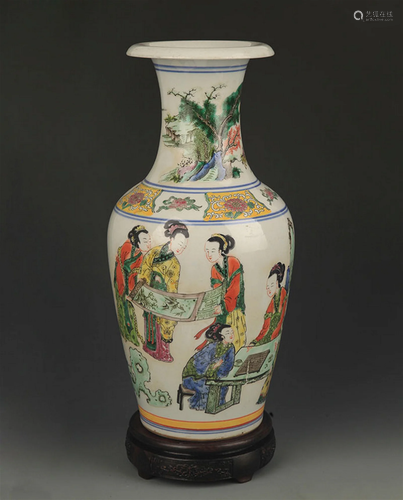 FAMILLE VERTE CHARACTER PATTERN DECORATIVE BOTTLE