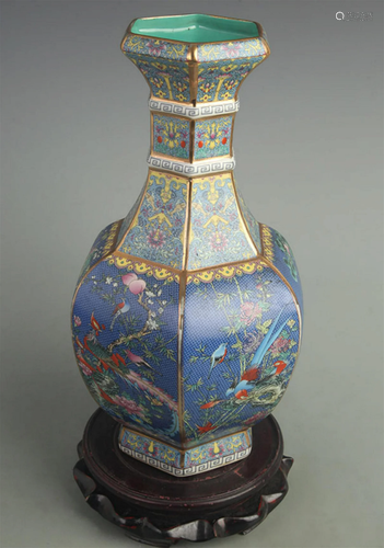 A BLUE GROUND FLOWER PATTERN SIX SIDE PORCELAIN VASE