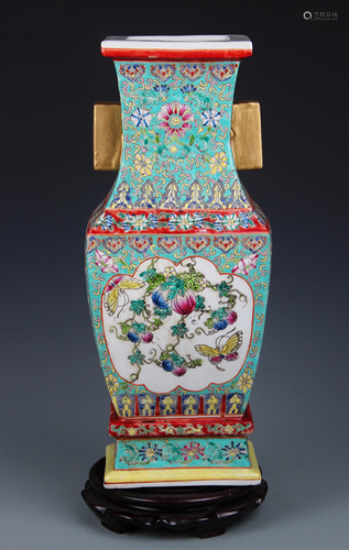 AN ENAMEL COLOR FLOWER PATTERN PORCELAIN VASE