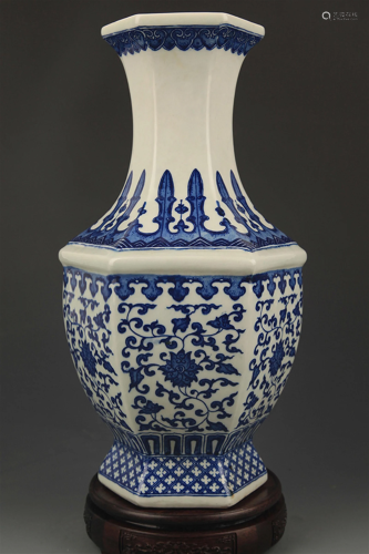 BLUE AND WHITE LOTUS FLOWER PATTERN SIX SIDE VASE