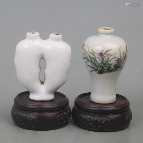 TWO FAMILLE ROSE SNUFF BOTTLE