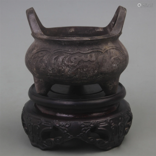 A FINE XUAN DE STYLE FINELY CARVED BRONZE CENSER