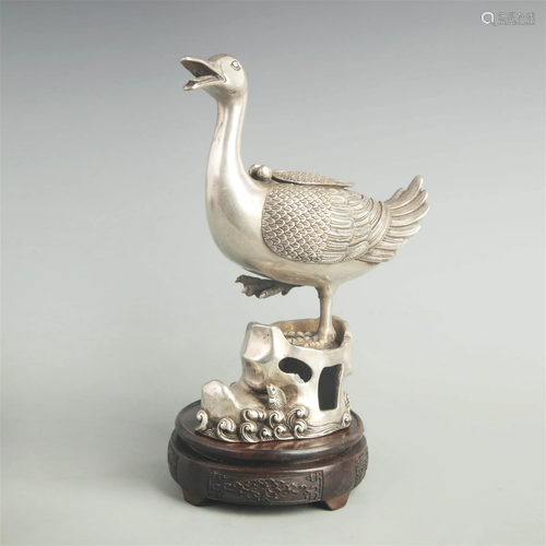 A FINE BIRD PATTERN PHONIES PATTERN WHITE BRONZE JAR