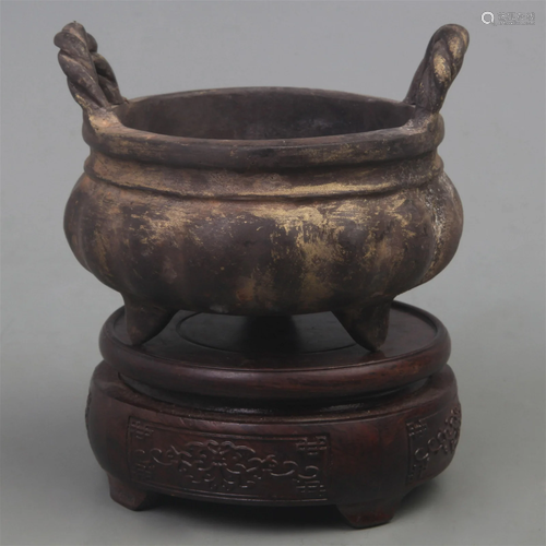 A FINE XUAN DE STYLE GILT BRONZE THREE FOOT BRONZE CENSER