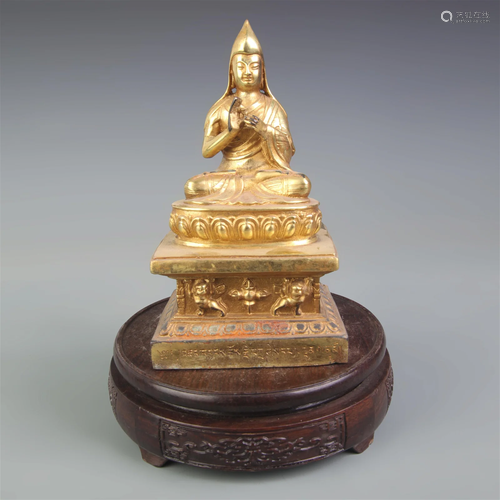 A FINE GILT BRONZE TSONGKHAPA BUDDHA STATUE