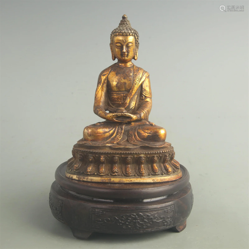 A FINE GILT BRONZE AMITABHA STATUE