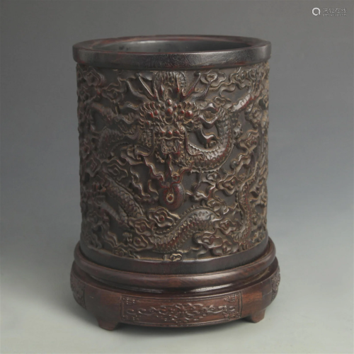 A FINE ROSEWOOD CARVING DRAGON PATTERN PEN HOLDER