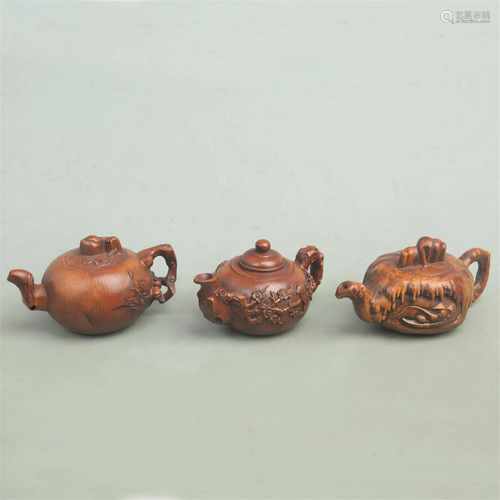 GROUP OF BOXWOOD FLOWER PATTERN TEAPOT DECORATION