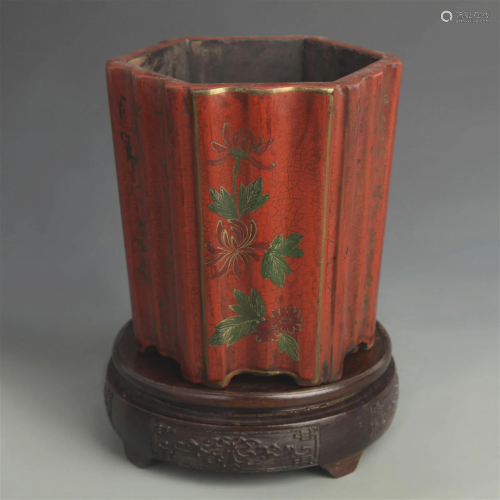 A FINE CHINESE LACQUER FLOWER PATTERN SIX SIDE PEN HOLDER