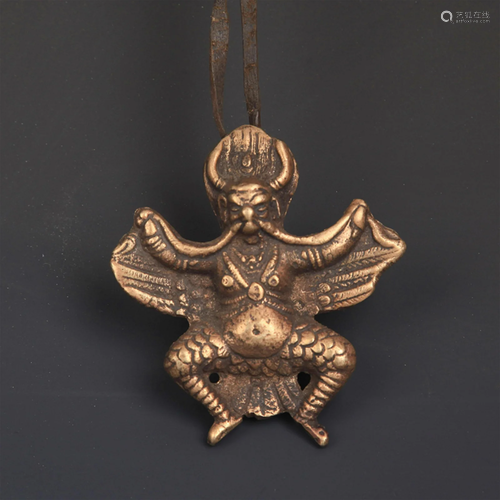 A SMALL BRONZE TIBETAN GARUDA FIGURE PENDANT