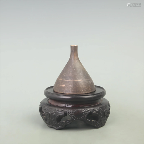 A FINE SMALL BRONZE TIBETAN BUDDHISM MOLD