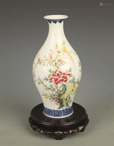 A FAMILLE ROSE OLIVE STYLE PORCELAIN VASE