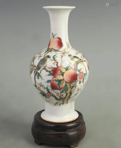 A FINE ENAMEL COLOR FLOWER AND BIRD PATTERN PORCELAIN VASE