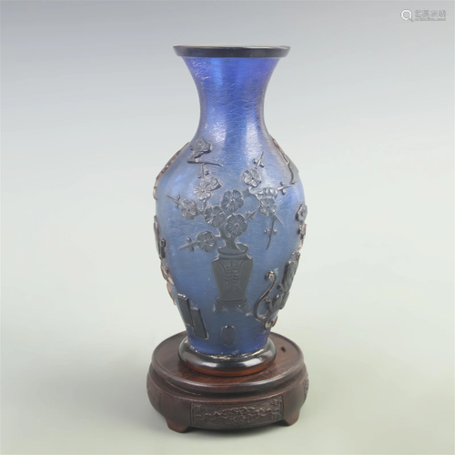 RARE FINE FLOWER PATTERN GLASS BOTTLE