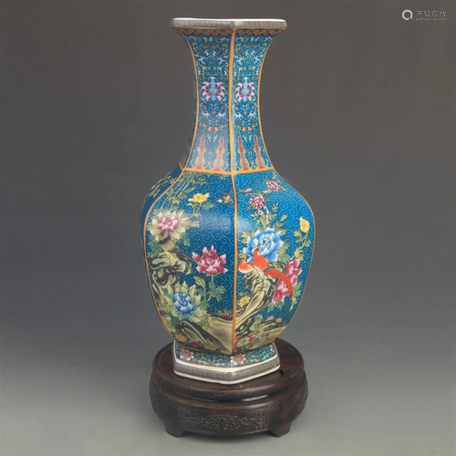 FAMILLE ROSE BLUE GLAZED FLOWER PATTERN SIX SIDE VASE