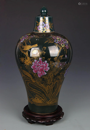 GREEN GROUND FLOWER AND BIRD MEI STYLE GILT VASE