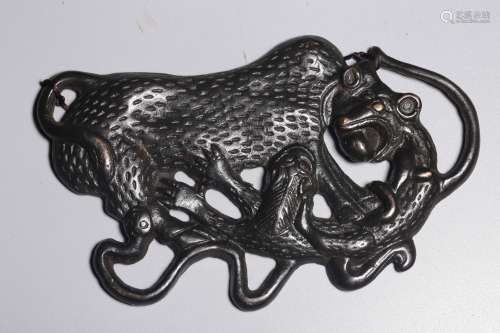 In qing Dynasty, auspicious animals played with copper penda...