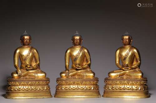 Qing Dynasty, bronze gilt Buddha sitting statue